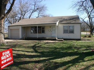 2114 SW College Ave, Topeka, KS 66611