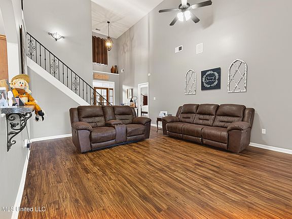 5th image of 14374 Santa Fe Dr