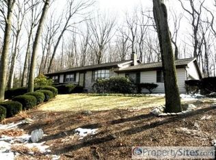 102 Greenwood Dr, Temple, PA 19560