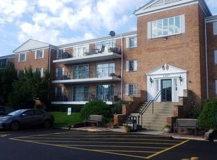 1110 N Farnsworth Ave APT 116, Aurora, IL
