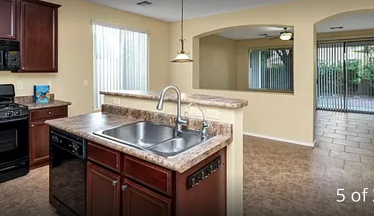 6013 W Park View Ln — Photo 2