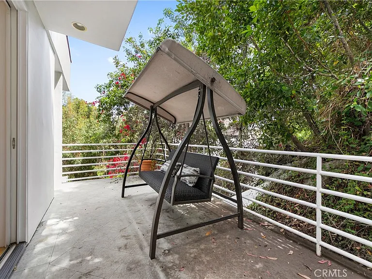 1356 Summitridge Dr — Photo 35