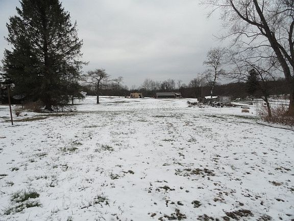 4th image of 1573 Branchton Rd