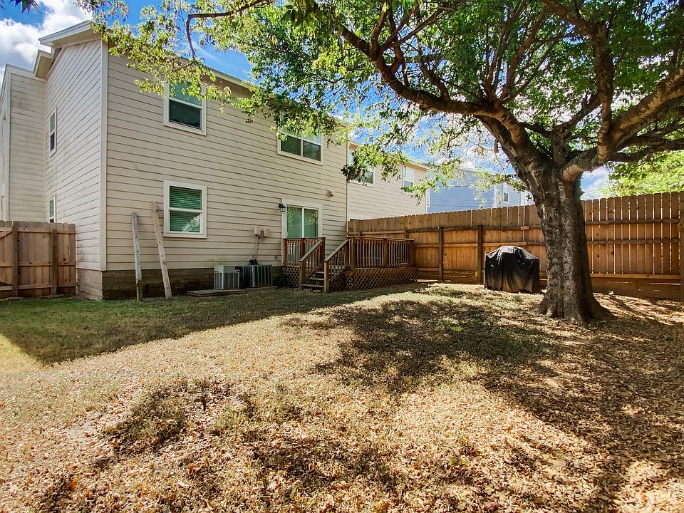 2nd image of 405 Manuel Dr