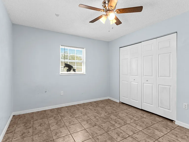 2334 N Roxbury Rd — Photo 14