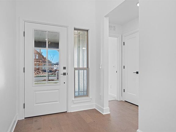 4th image of 10517 NW 33rd Pl