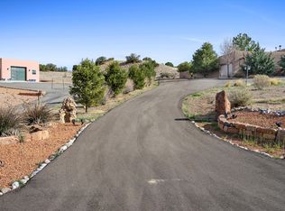 89 Rito Guicu, Santa Fe, NM 87507
