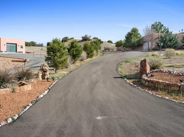 89 Rito Guicu, Santa Fe, NM 87507