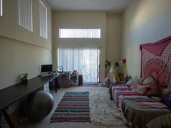 2nd image of 20500 Ventura Blvd APT 323