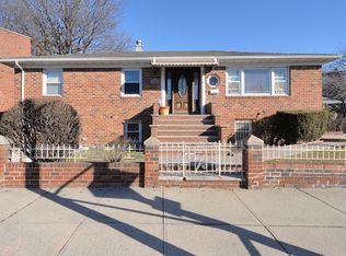 5849 Clearview Expy, Bayside, NY 11364