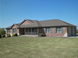 212 Whispering Meadows Ln, Perryville, MO 63775