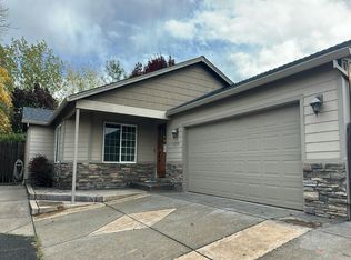 7579 28th St, White City, OR 97503