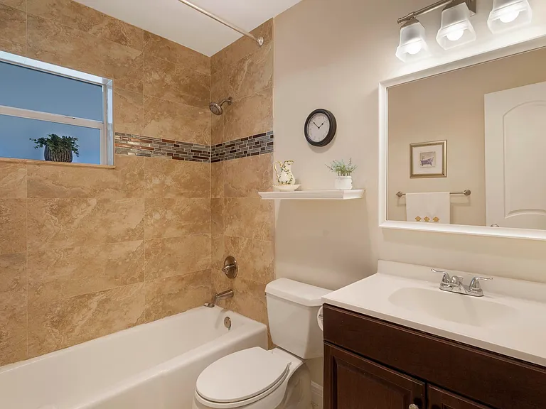 832 Green St #1 — Photo 11