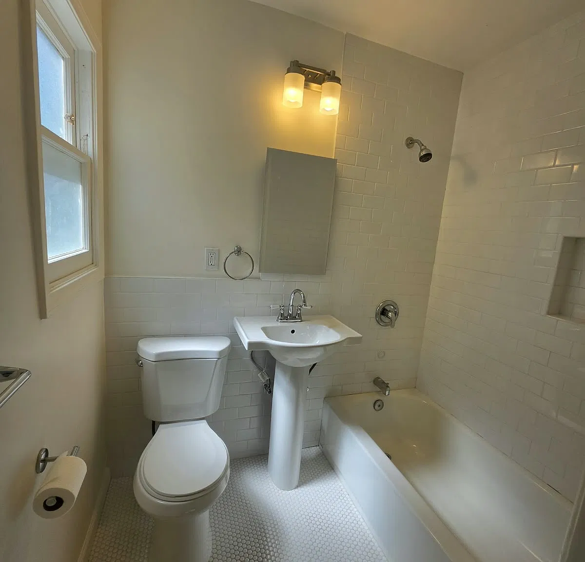 Studio, 375 sqft, $1,370 — Photo 4