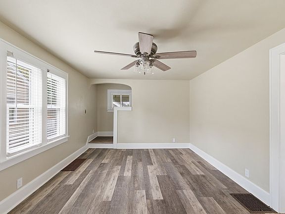 3rd image of 536 Cherry Ave