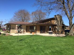 10744 S Nicholson Rd, Oak Creek, WI 53154