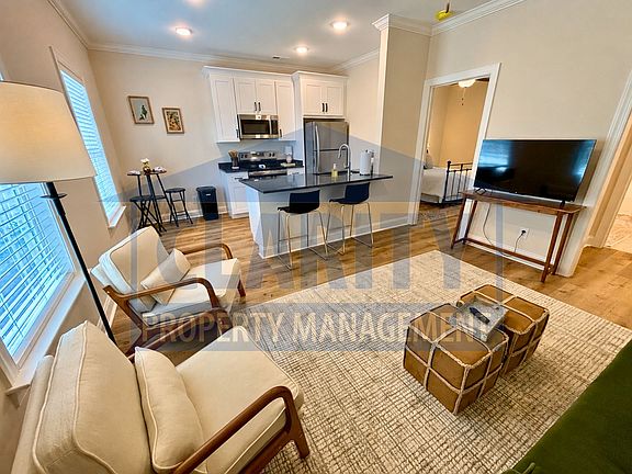 2nd image of 470 17th St NE #203