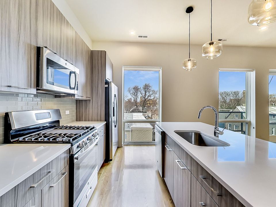 1st image of 1728 W Division St #403