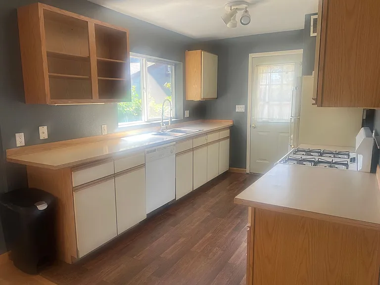 3007 Peabody St — Photo 8