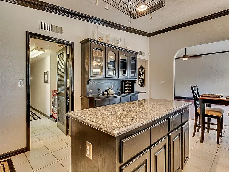 1209 Wind Ridge Dr — Photo 13