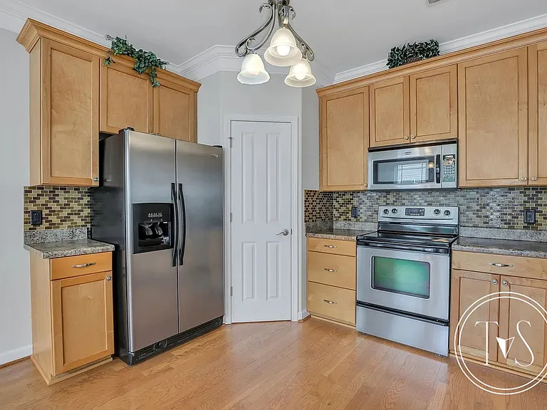 175 Summer Hill Ct — Photo 14