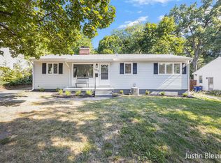 1813 Mayfair Dr NE, Grand Rapids, MI 49503