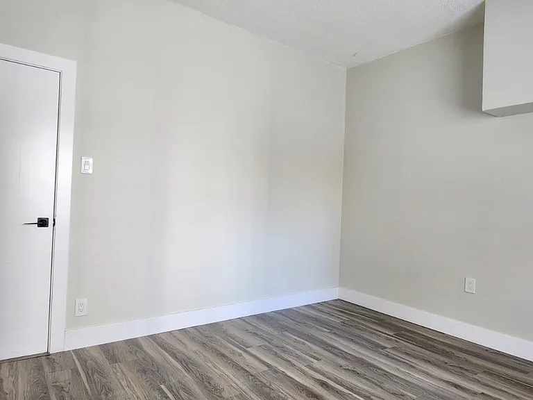 1155 Granville St #4 — Photo 12