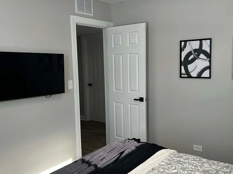 1110 S Sumner St — Photo 9
