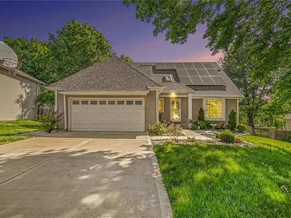 2404 NE Mill Crk, Blue Springs, MO 64014