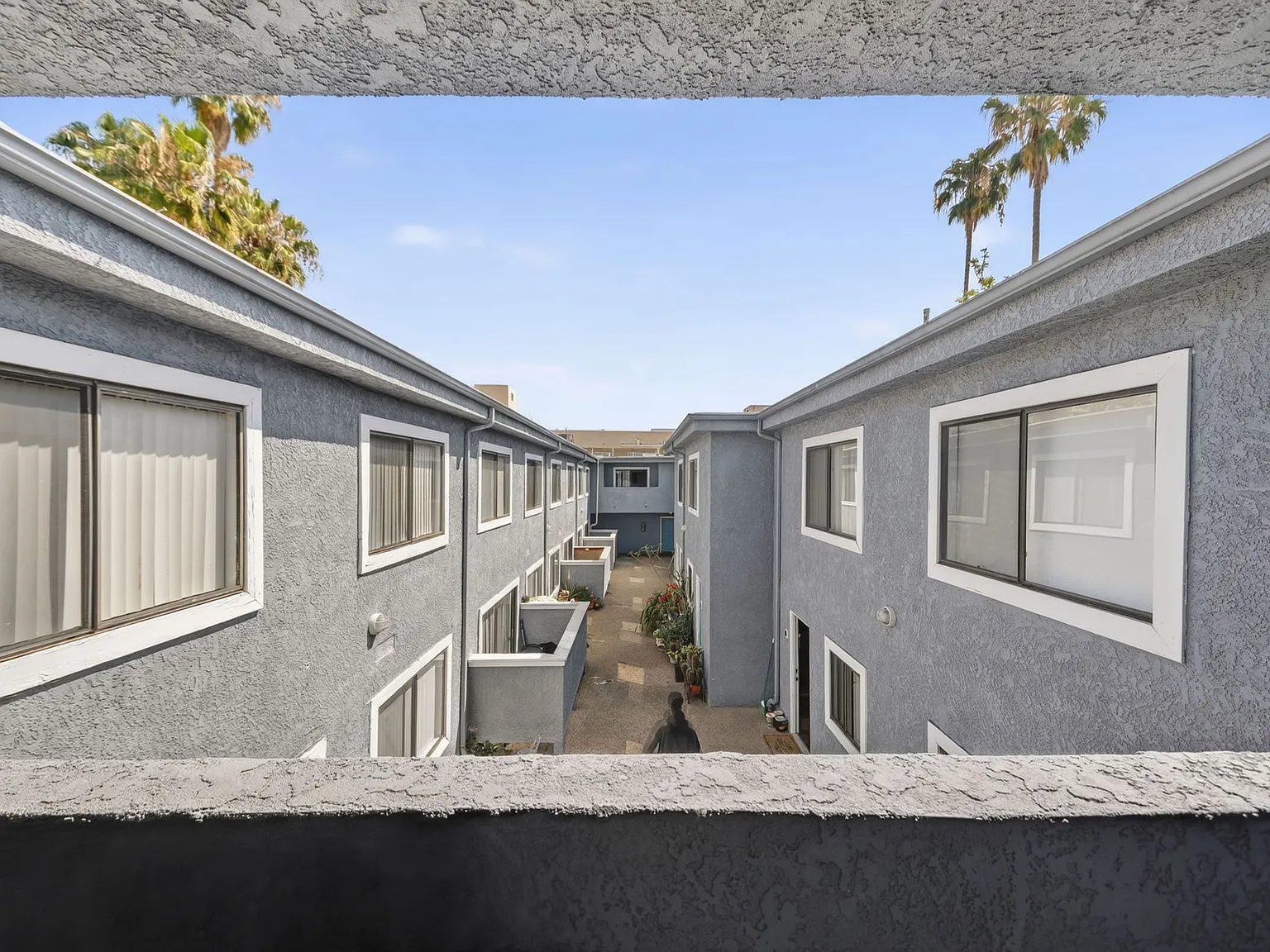 2 bed, 1.5 bath, 966 sqft, $2,625 — Photo 2