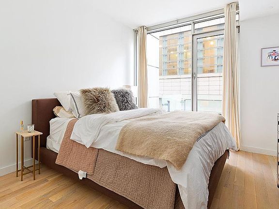 4th image of 50 Franklin St APT 6A