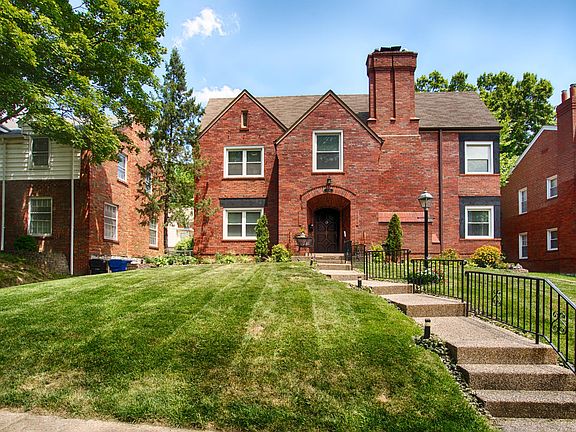 2nd image of 7905 Delmar Blvd APT 2
