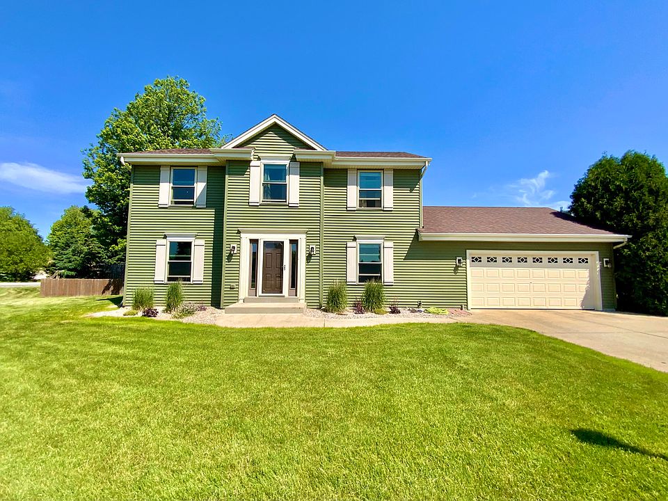 1st image of 300 Woodfield Ct