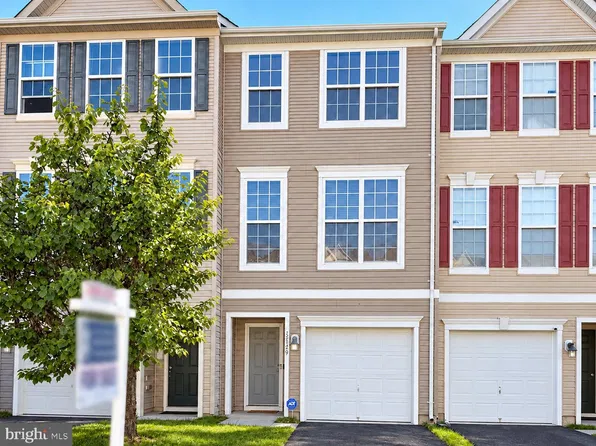15729 John Diskin Cir, Woodbridge, VA 22191