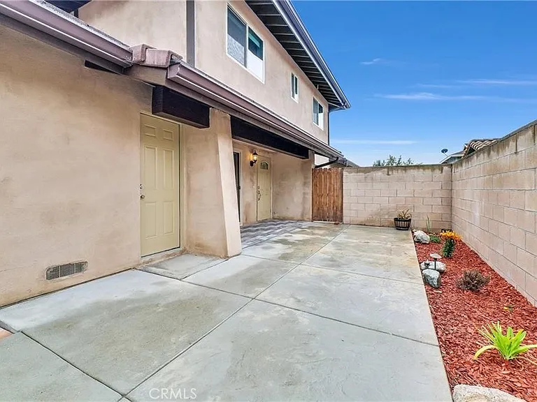 2644 Sycamore Dr — Photo 5