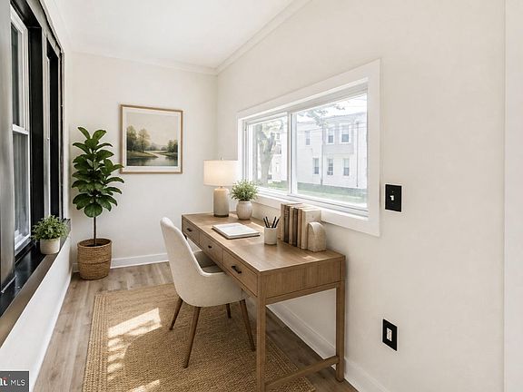 3rd image of 209 W 30th St