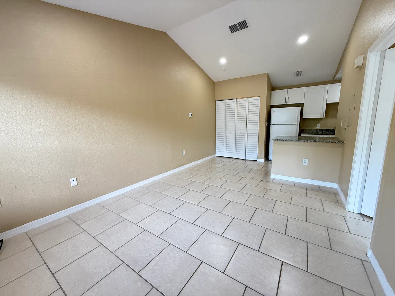 1 bed, 554 sqft, $1,375 — Photo 3