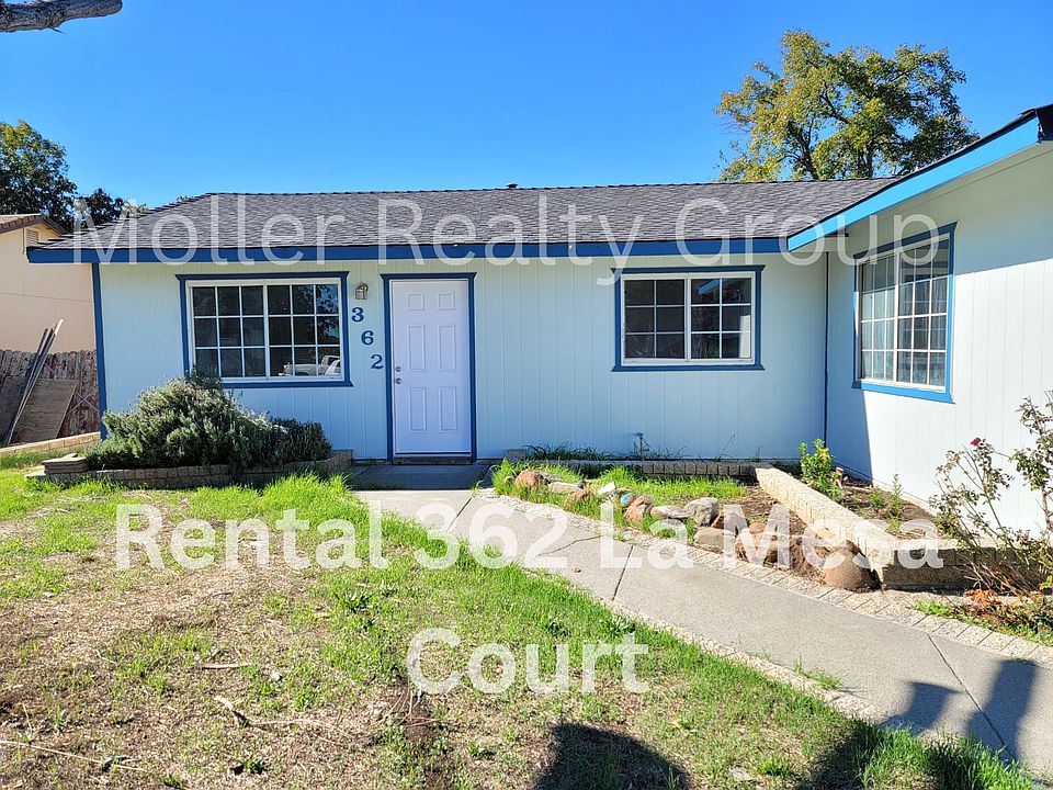 3 Bedroom 1 bathroom Home, Large Backyard.