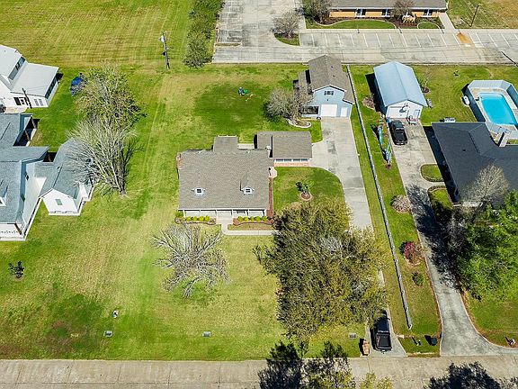 2nd image of 104 Talbot Dr
