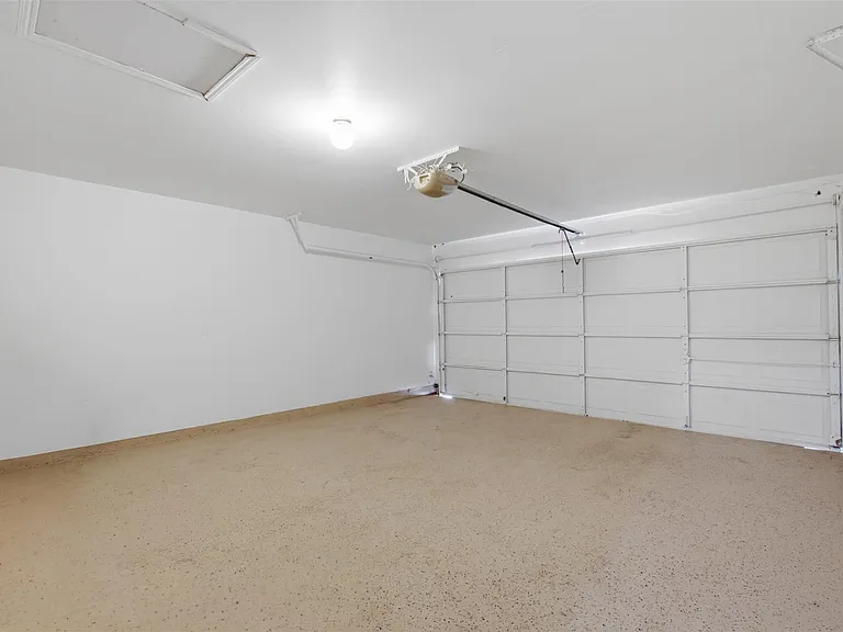 108 Songbird Ct — Photo 31