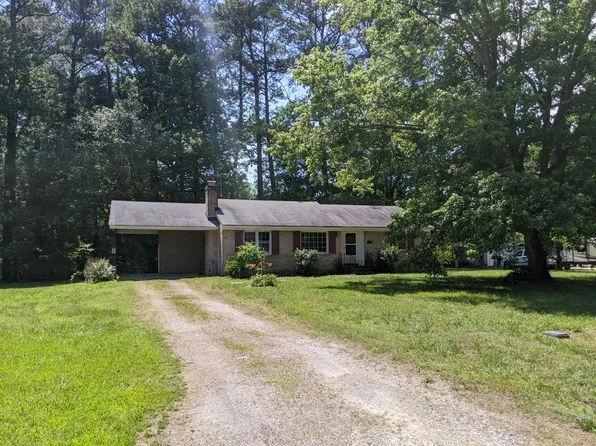 318 Jasper Ln, Waverly, VA 23890