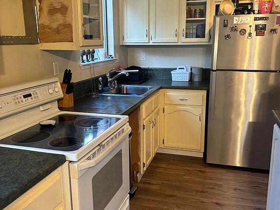 3rd image of 3581 Cedar Ravine Rd