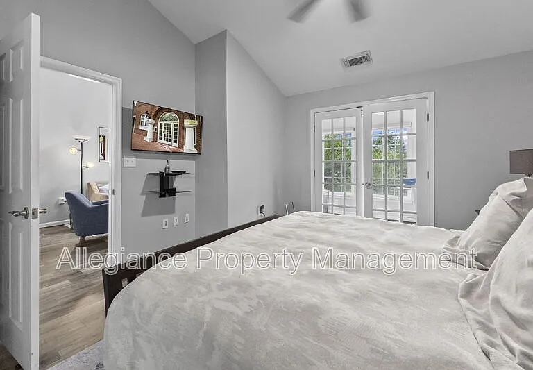 171 Somervelle St #406 — Photo 19