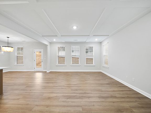 3rd image of 288 Meadowbark Bnd #37