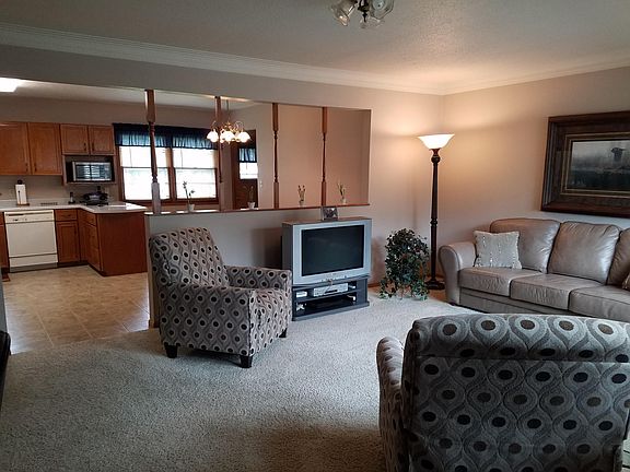 3rd image of 805 1st St S
