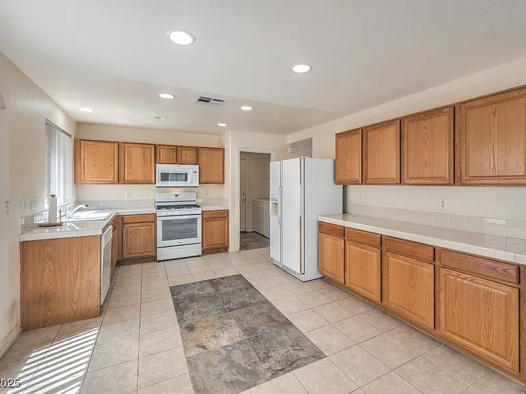 3728 Ashling St — Photo 13