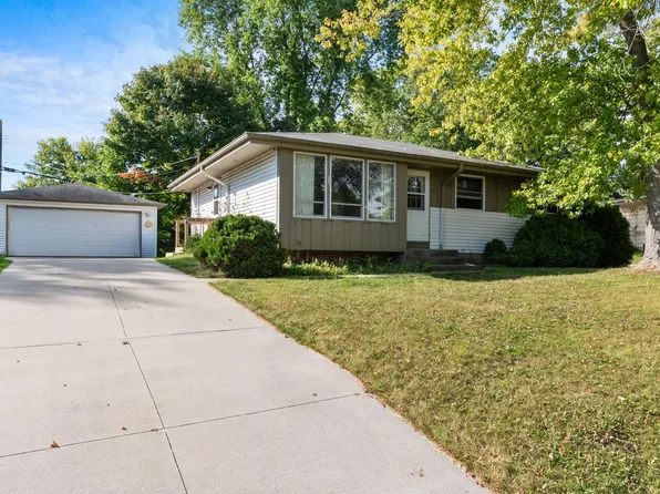 163 East Beutel ROAD, Port Washington, WI 53074