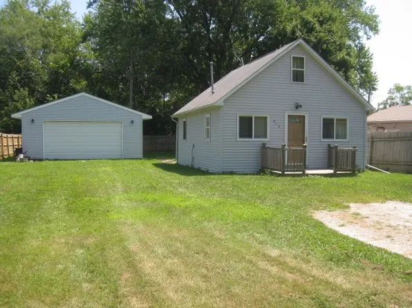 212 6th St, Colona, IL 61241