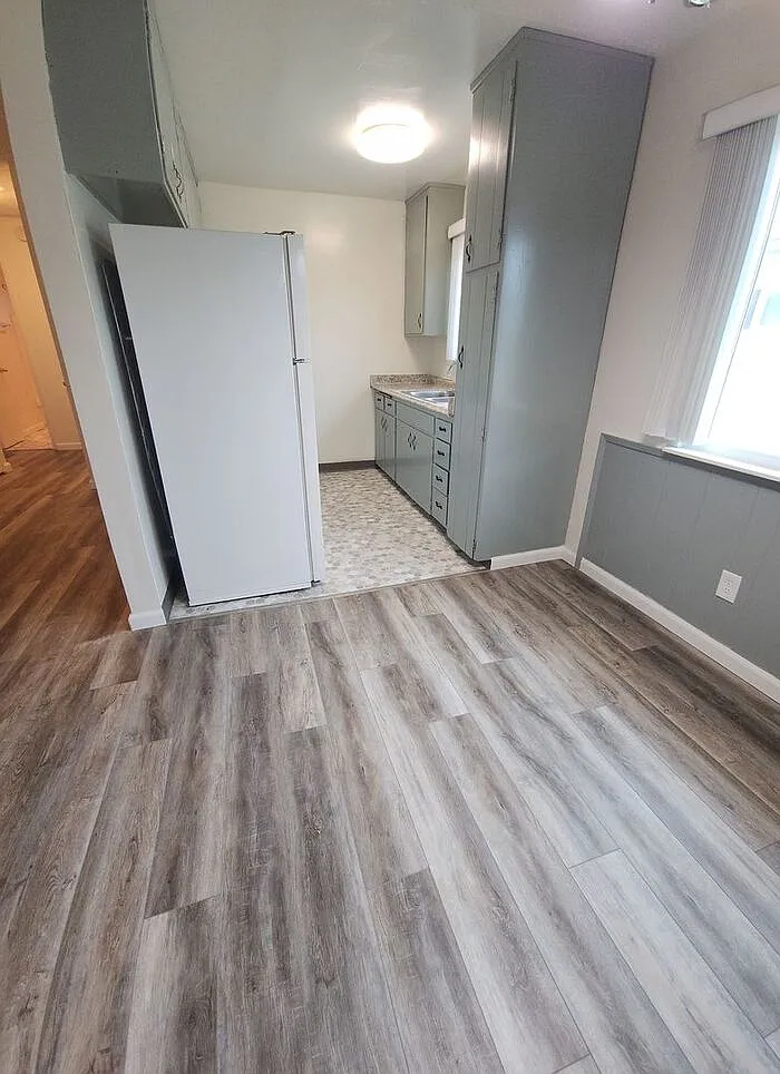 2 bed, 1.0 bath, $2,210 — Photo 4