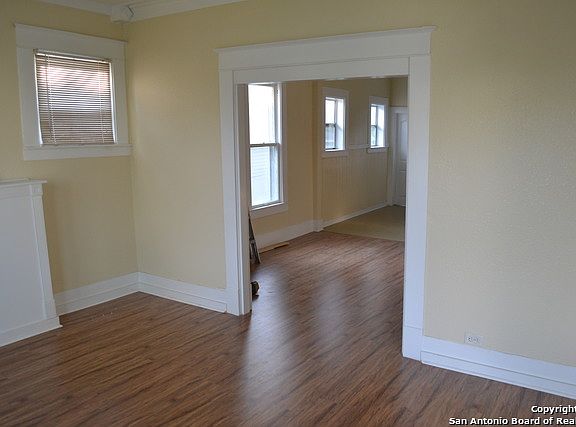 4th image of 533 E Drexel Ave